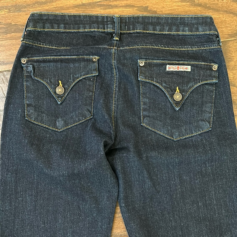 Hudson Carly Midrise Straight leg denim. inseam 33" no flaw perfect condition 29